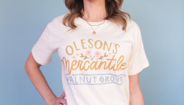 Oleson's Mercantile - Pippi Tee - Ivory gallery