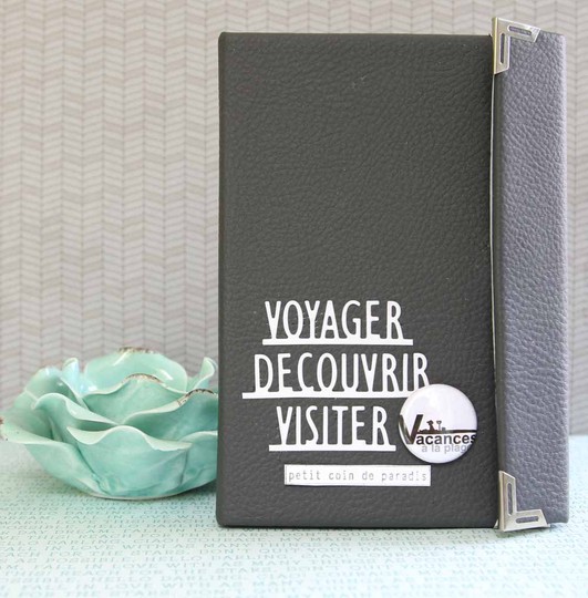 Voyager (travel mini book)