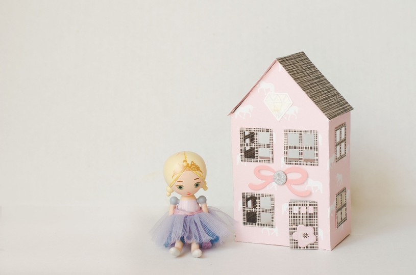 teeny tiny dollhouse