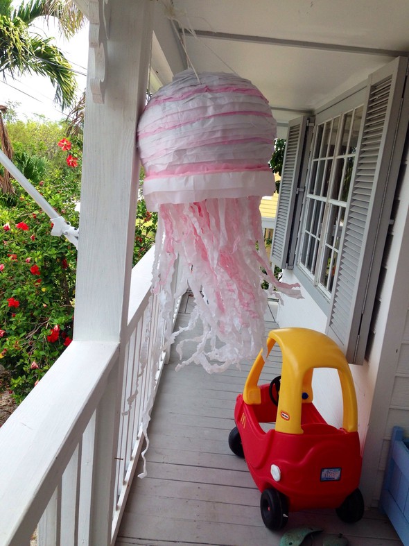 Jellyfish piñata  by andreahoneyfire gallery