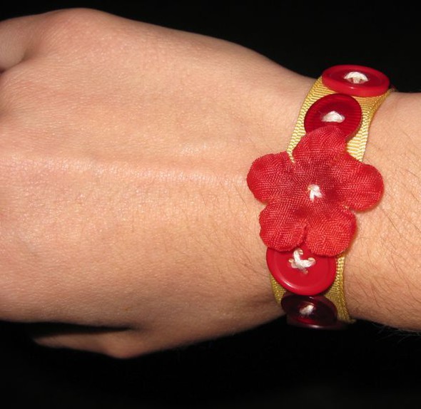 Button Flower Bracelet by reyasunshine gallery