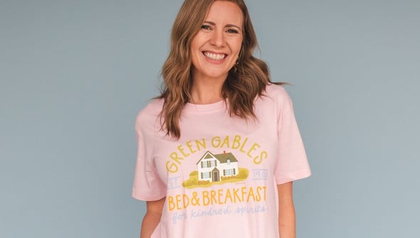 Green Gables Bed & Breakfast - Pippi Tee - Blush gallery