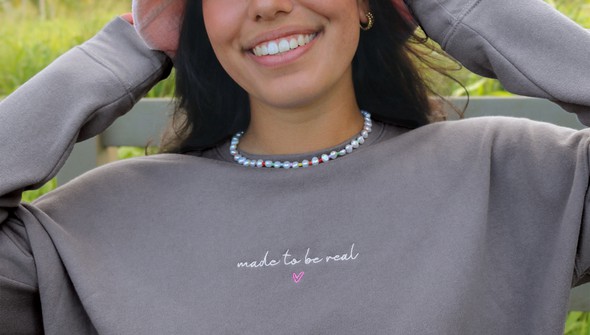 Made to be Real Embroidered Crew-Neck Sweatshirt gallery