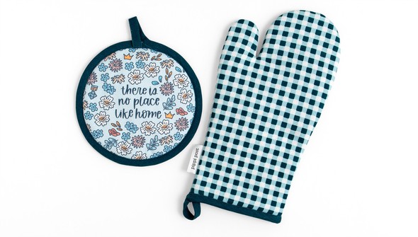 No Place Like Home Wizard of Oz Pot Holder Set gallery