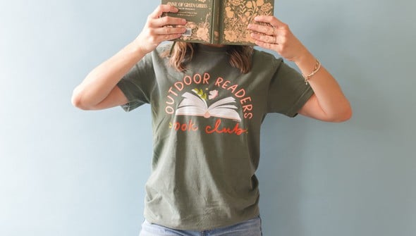 Outdoor Readers Book Club Tee - Moss gallery
